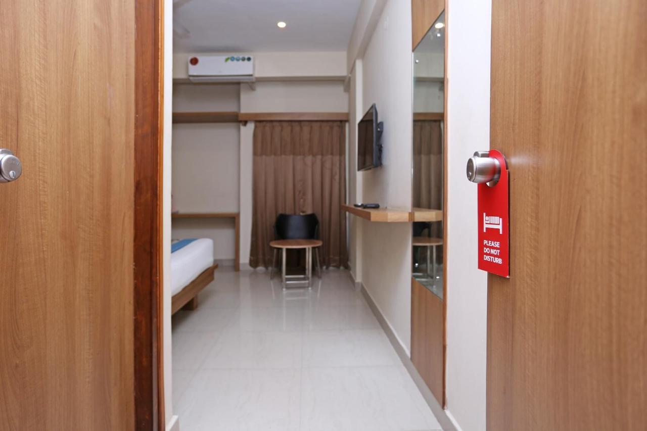 Oyo 6447 Samasth Rooms And Suites Mysore Bagian luar foto