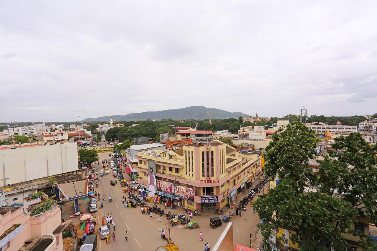 Oyo 6447 Samasth Rooms And Suites Mysore Bagian luar foto